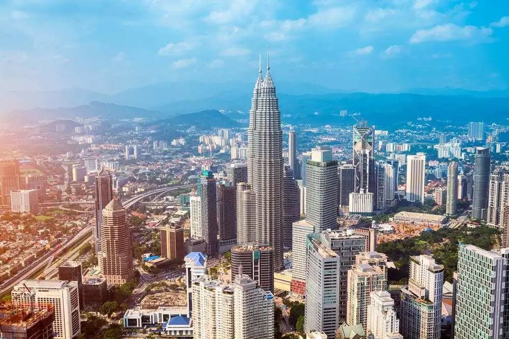 马来西亚实施民生保障与经济复苏计划